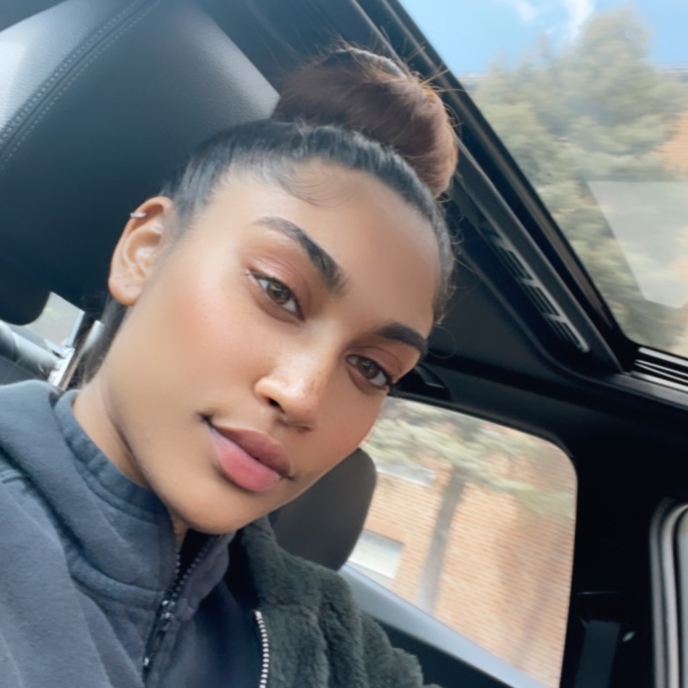 Meet your Posher, Amelia